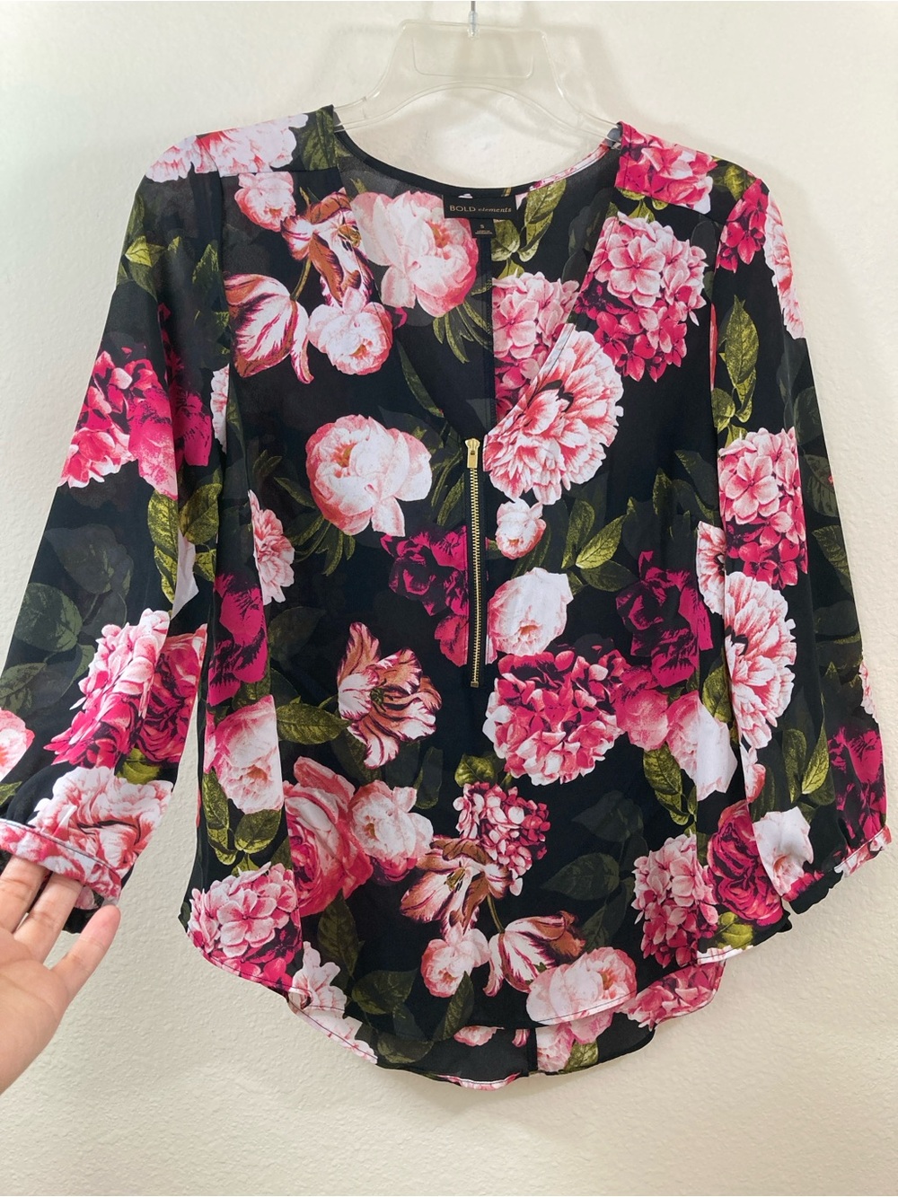 BOLD Elements Pink Floral Black V-Neck Half-Zip Blouse Size S
